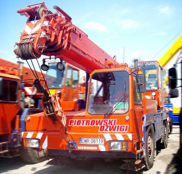 LIEBHERR dzwig